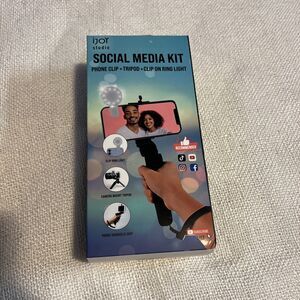 iJOY Social Media Kit  Phone Clip, Tripod, & Clip On Ring Light NEW